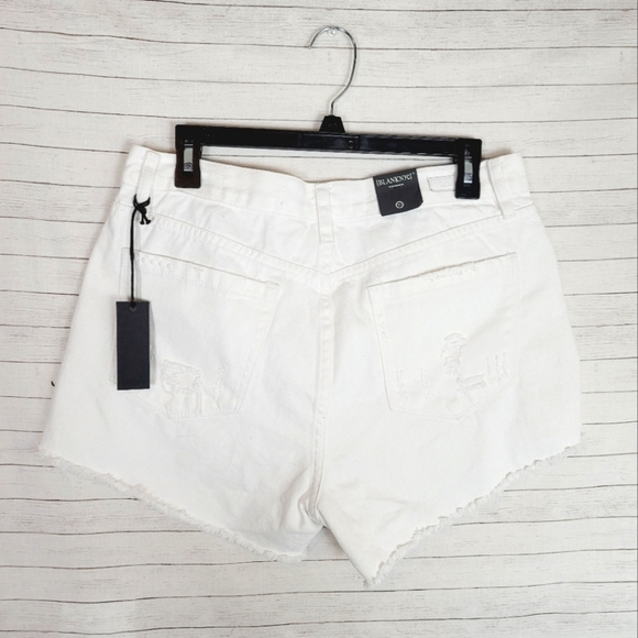 BLANKNYC DISTRESSED CUTOFF BUTTON FLY DENIM SHORTS IN WHITE, SZ 30 - Picture 7 of 14